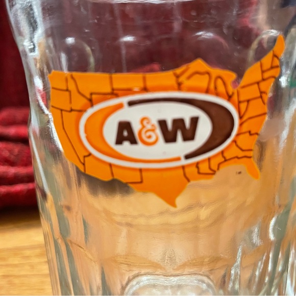 Vintage A&W mug!!!! 5.75” high and very heavy.  Too heavy to bundle - Picture 6 of 8